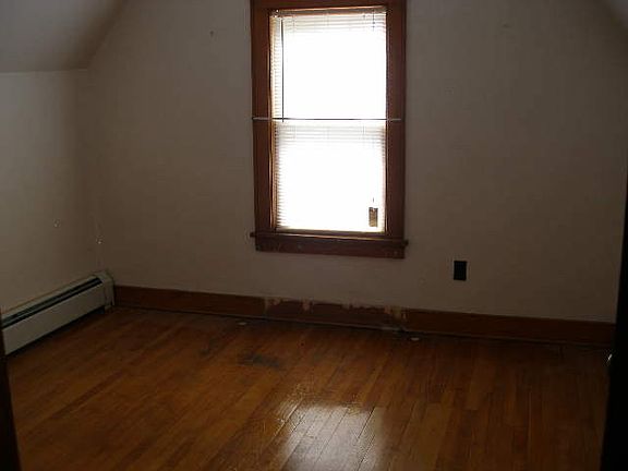 2nd image of 55 Wawbeek Ave