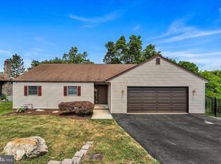 203 Pembroke Dr, Reading, PA 19607