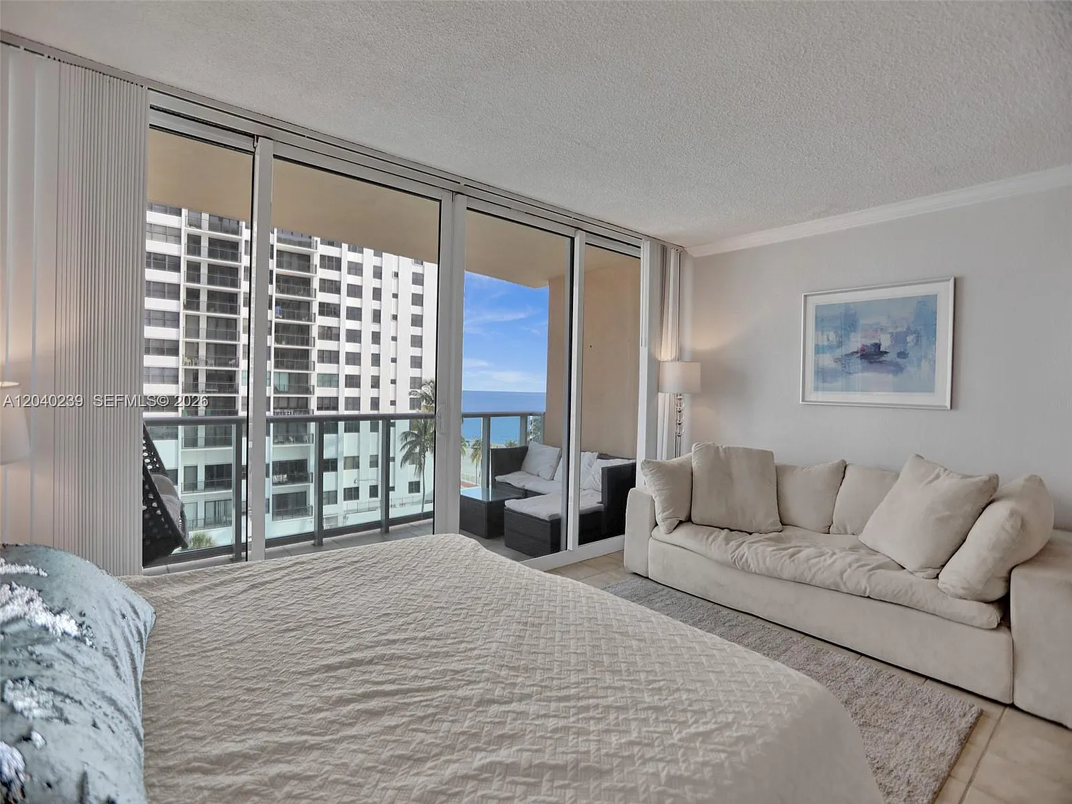 Wave Condo — Photo 4