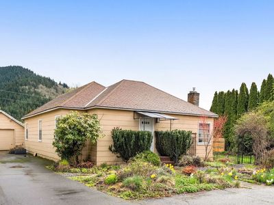 757 NE Fields Ave, White Salmon, WA, 98672