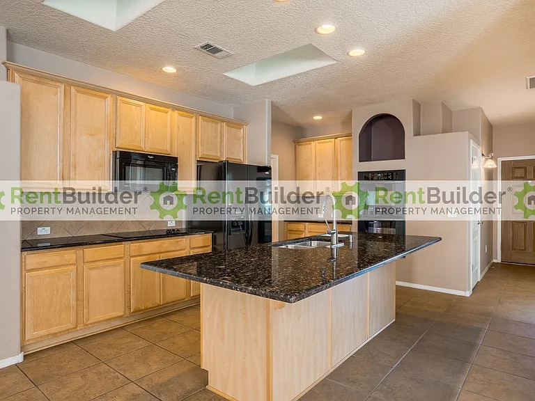 1027 Desert Willow Ct — Photo 10