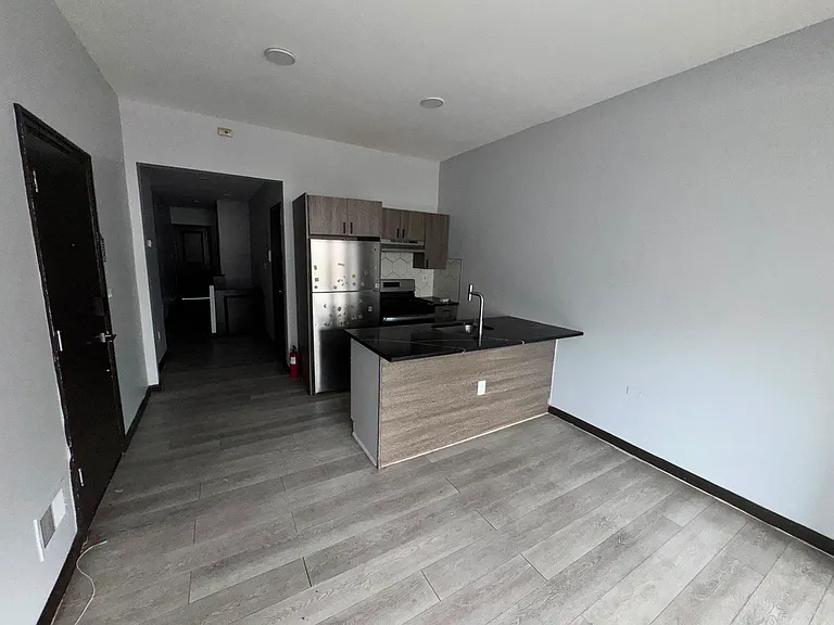 163 Elwood Ave #G1 — Photo 1