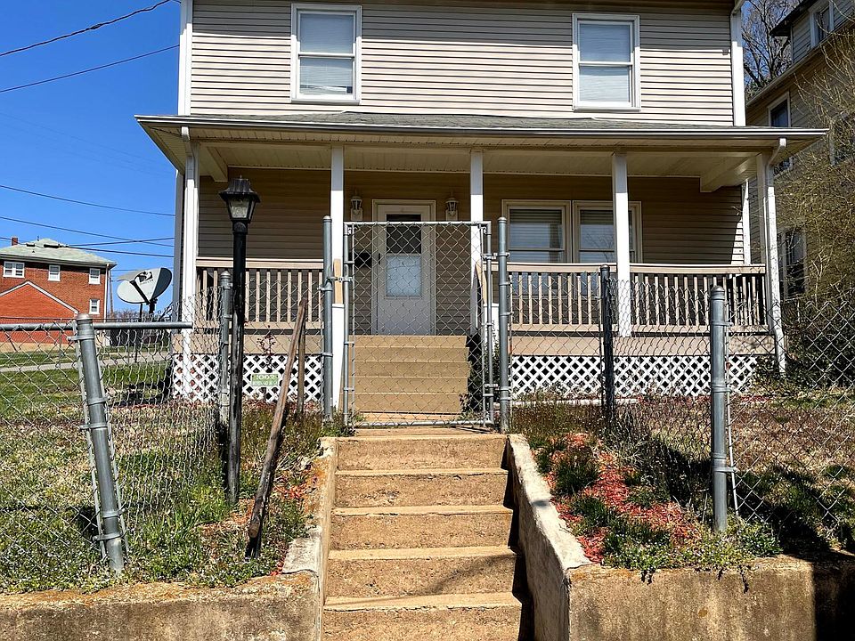 1st image of 1002 Morehead Ave SE