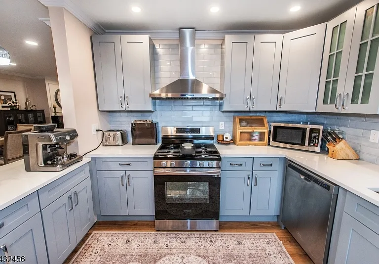 57 Marsellus Pl #2 — Photo 8