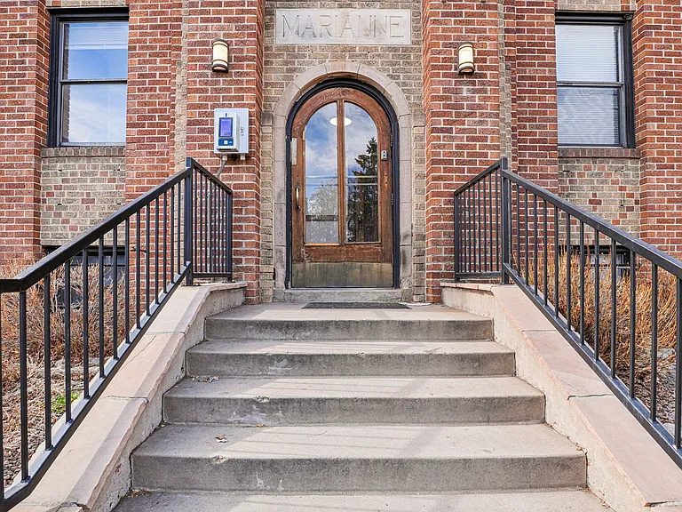 Marianne Apartments — Photo 16