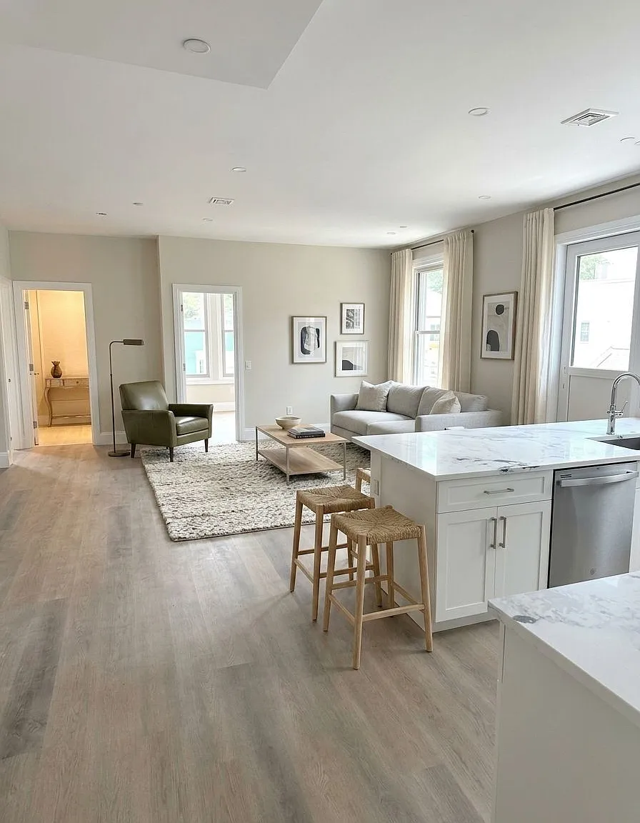 3 bed, 1100 sqft, $3,900 — Photo 1