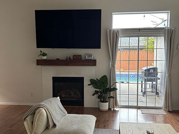 3rd image of 2659 Alamos Ave