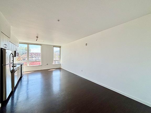 5th image of 11 W Mercer St APT 207