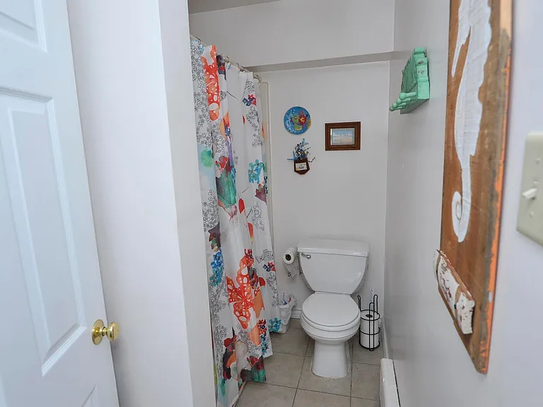 1035 Bay Ave #1 — Photo 12