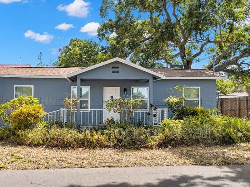 2 bed, 1.0 bath, 756 sqft, $1,750 — Photo 1