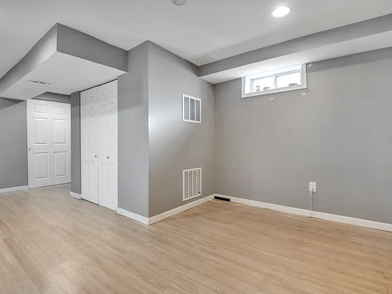 4332 Gorman Ter SE — Photo 8