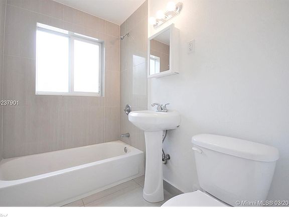 2nd image of 1110 Pennsylvania Ave APT 1