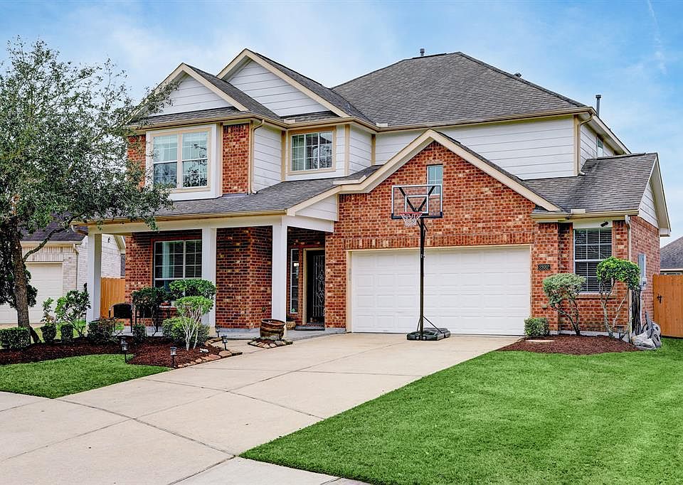 Welcome home to 2882 Torano Circle.
