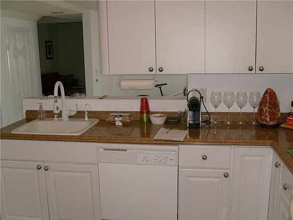 5th image of 2739 NE 164th St #81