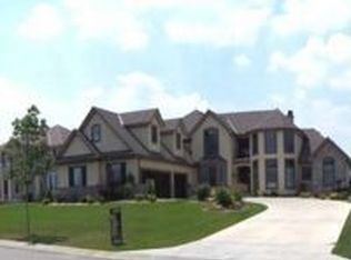 204 SW Lewis Ct, Lees Summit, MO 64081