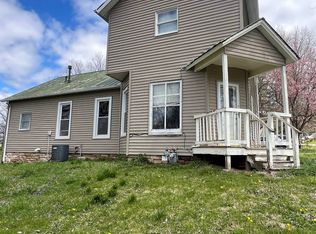 103 E Louden St, Barry, IL 62312