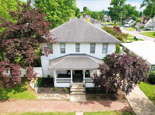 205 E 3rd St, Mount Carmel, IL 62863