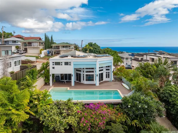 1740 Mikahala Way, Honolulu, HI 96816