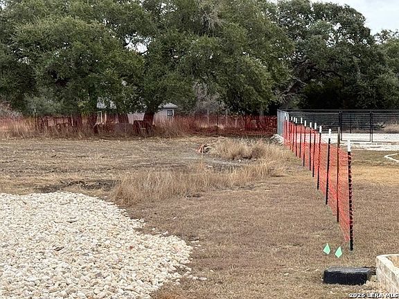 4th image of 107 Serapia Garza LOT 386