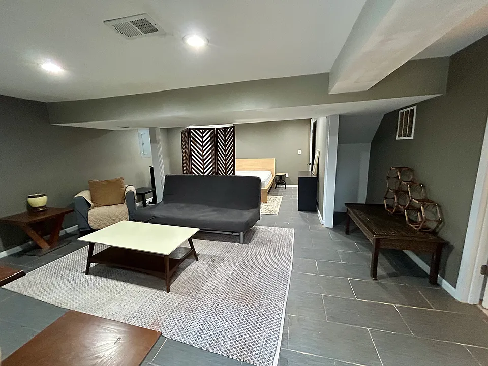 1169 Vonda Ln SW #BASEMENT