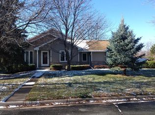 11910 Summerset Ln, Burnsville, MN 55337