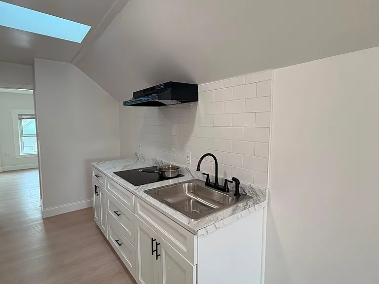 92 Washington St #3 — Photo 1