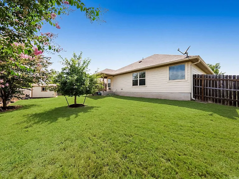 6097 Heron Dr — Photo 40