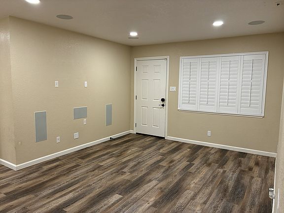 5th image of 7452 Rollingwood Blvd