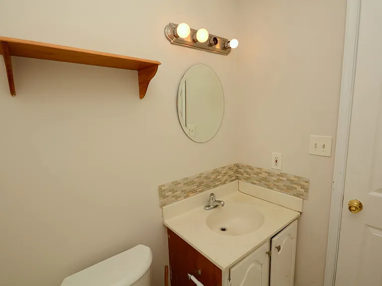 1217 Reardon Cir — Photo 2
