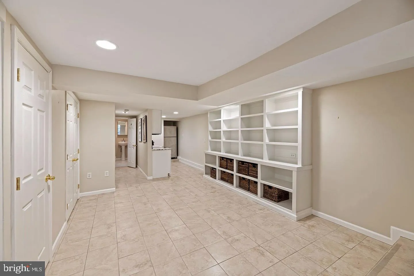 1 bed, 1.0 bath, 595 sqft, $1,800 — Photo 2