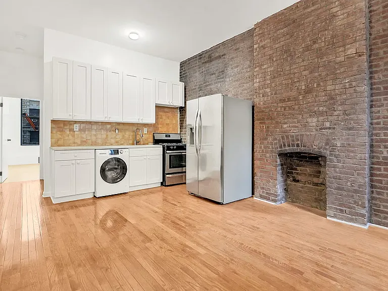 1253 Pacific St #2 — Photo 5