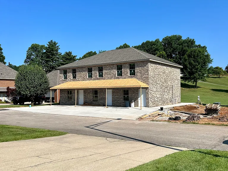 194 Fairway Ln #A — Photo 1