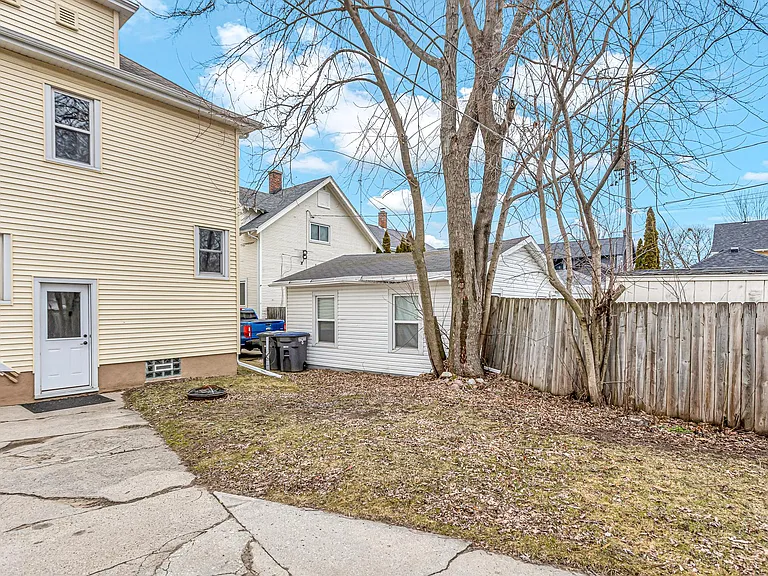 817 Bell Ave #UPSTAIRS — Photo 34