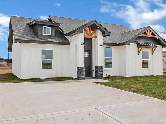 2nd image of 2343 Victoria Dr