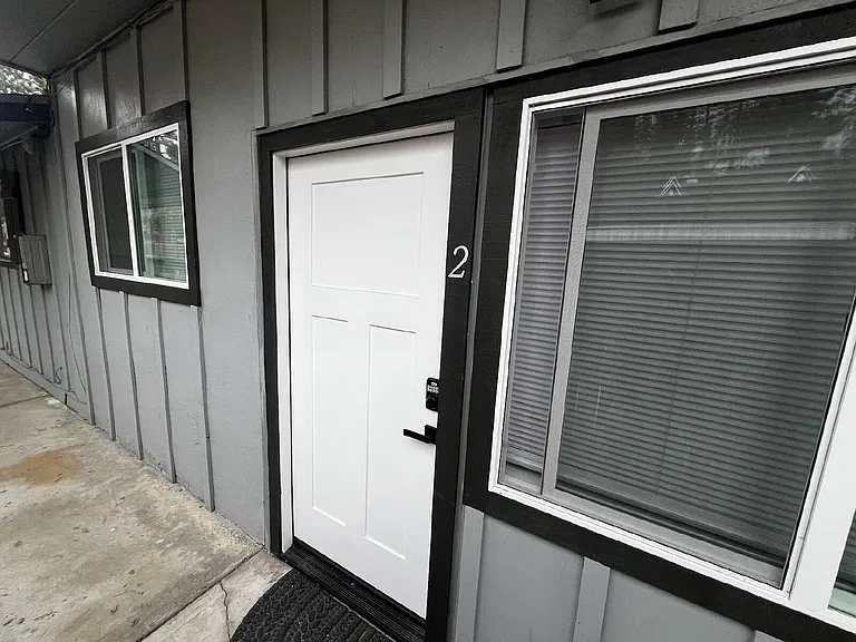 4091 Greenwood Rd #2 — Photo 8