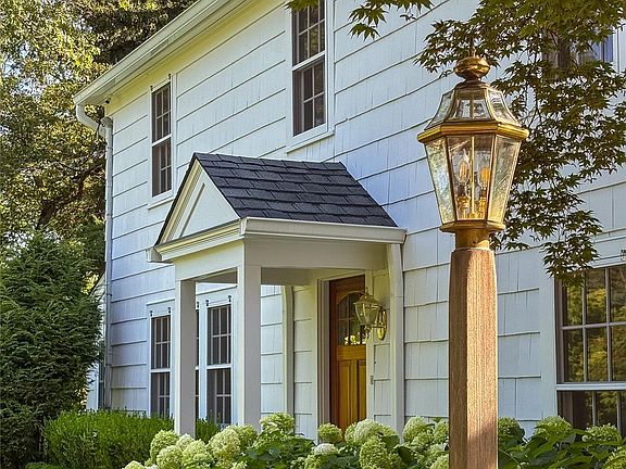 3rd image of 104 Fort Hill Road