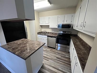 2nd image of 907 Hillwood Dr APT C