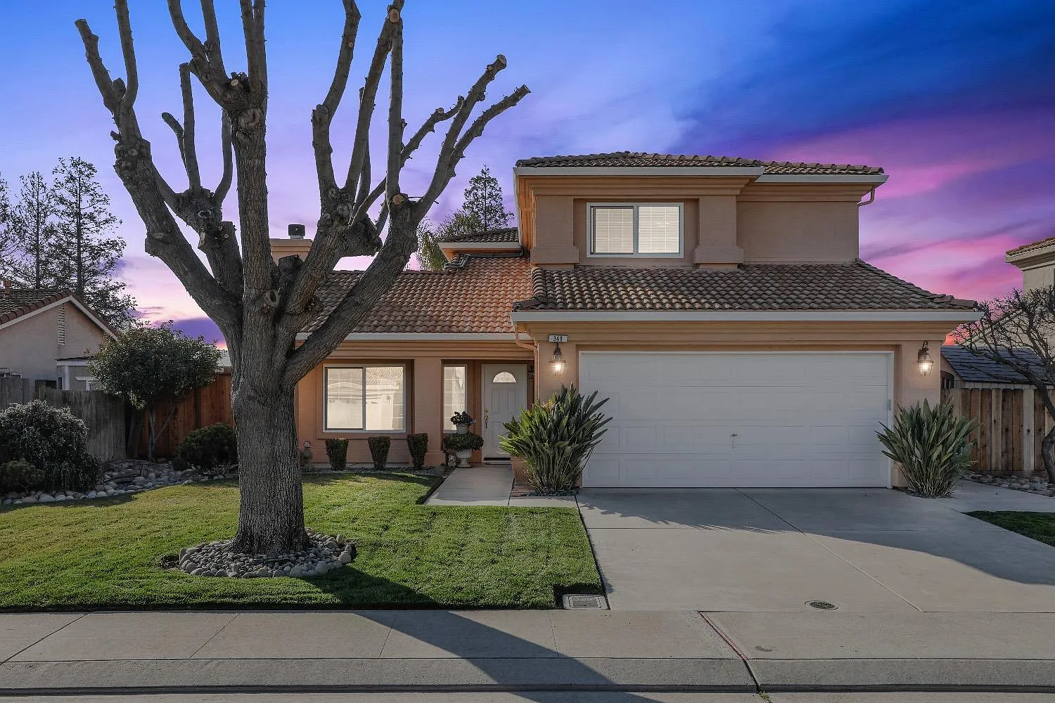 349 Teresa Pl photo 1