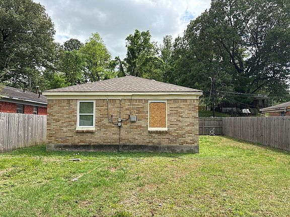 4th image of 1408 Effie Rd