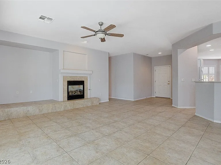 2521 Evansville Ave — Photo 45