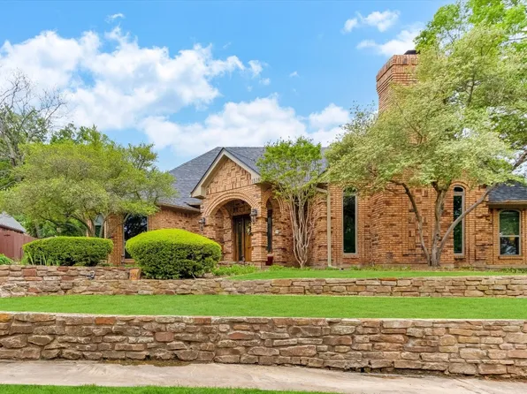 1516 Michael Dr, Bedford, TX 76022