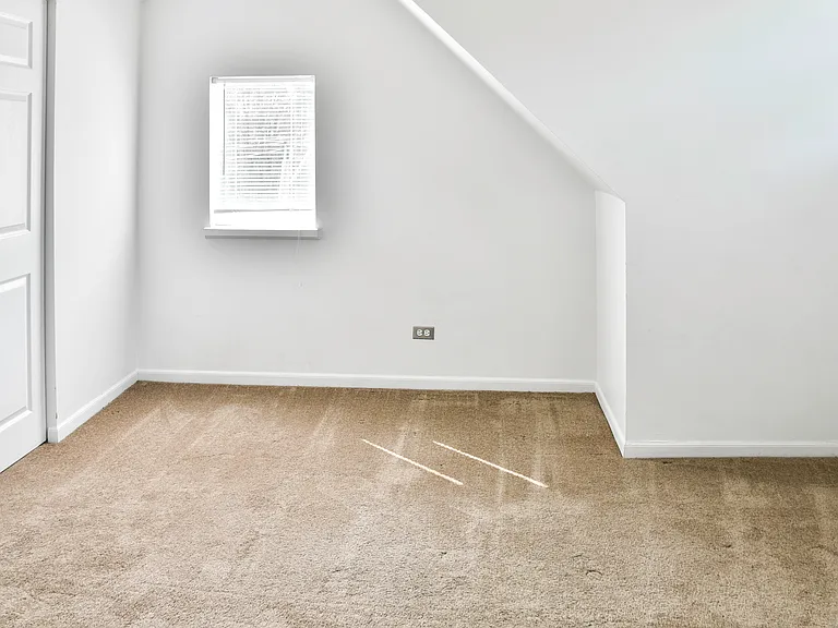 2614 N Marshfield Ave #2 — Photo 5