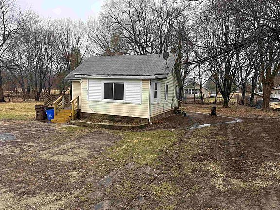 2nd image of 501 Alberts Ct