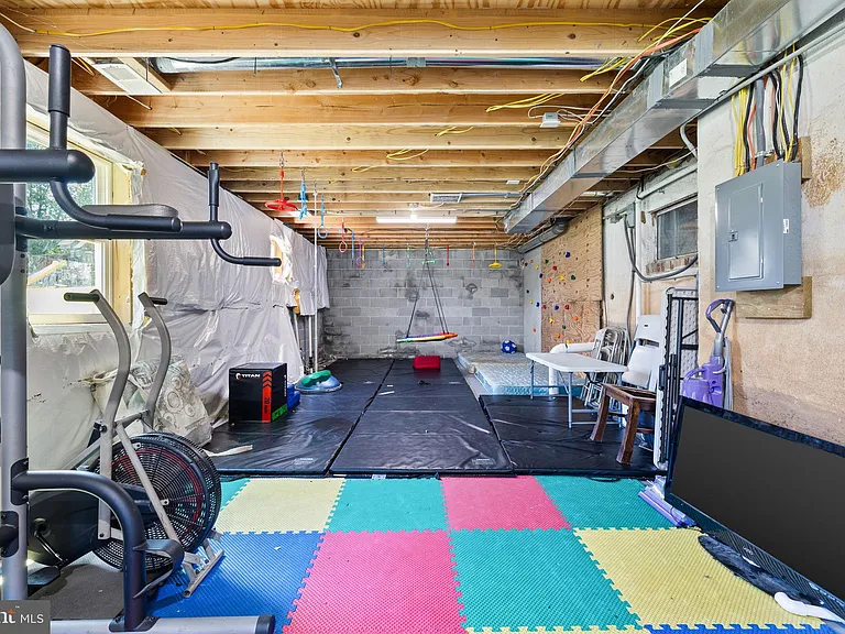 4301 Mountain View Dr — Photo 45