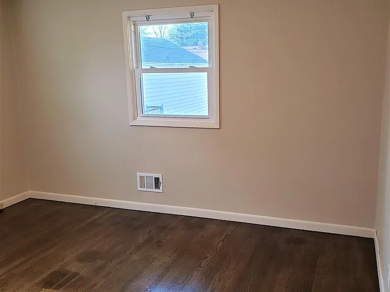 5107 Sheila Dr — Photo 15