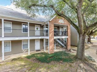 141 E Boyd Dr APT 211, Baton Rouge, LA 70808