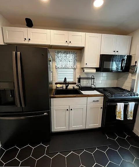 121 Mercy St — Photo 24