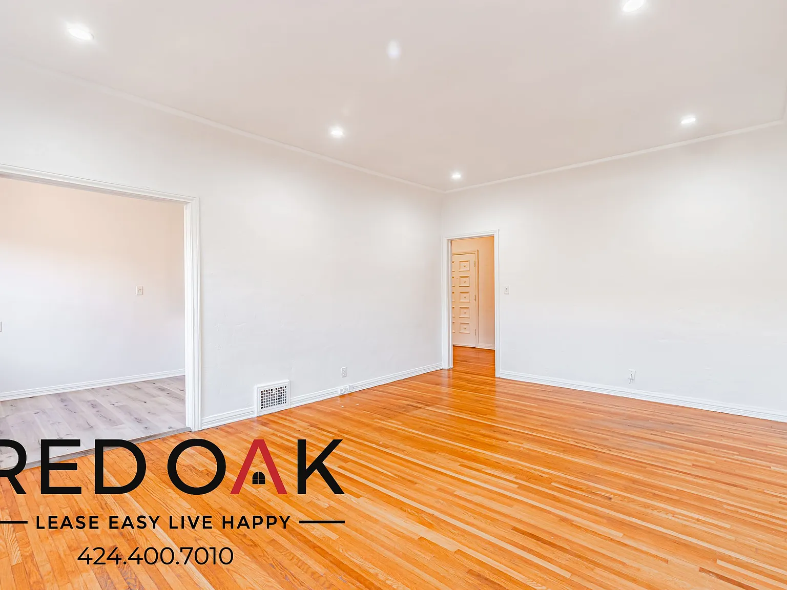 Welcoming 1-Bed with Open Floor Plan and On-Site Laundry in the Heart of Hancock Park! — Photo 4