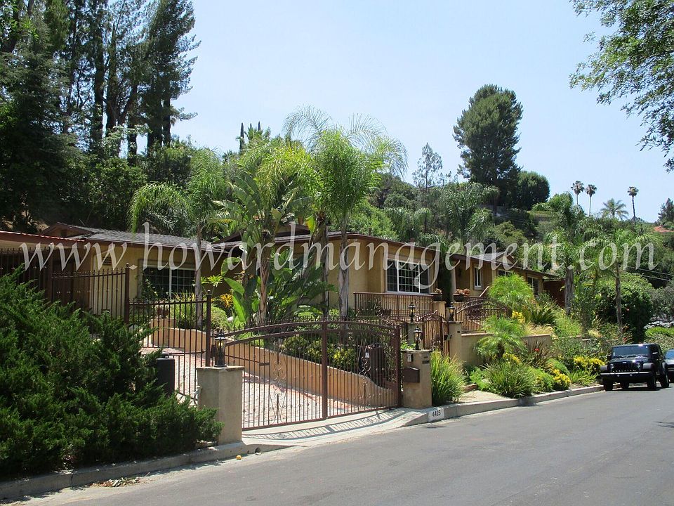 1st image of 4425 Coronet Dr