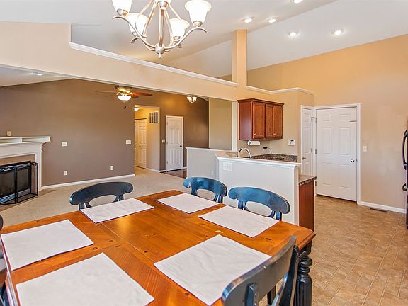 5th image of 1095 Breckenridge Ln